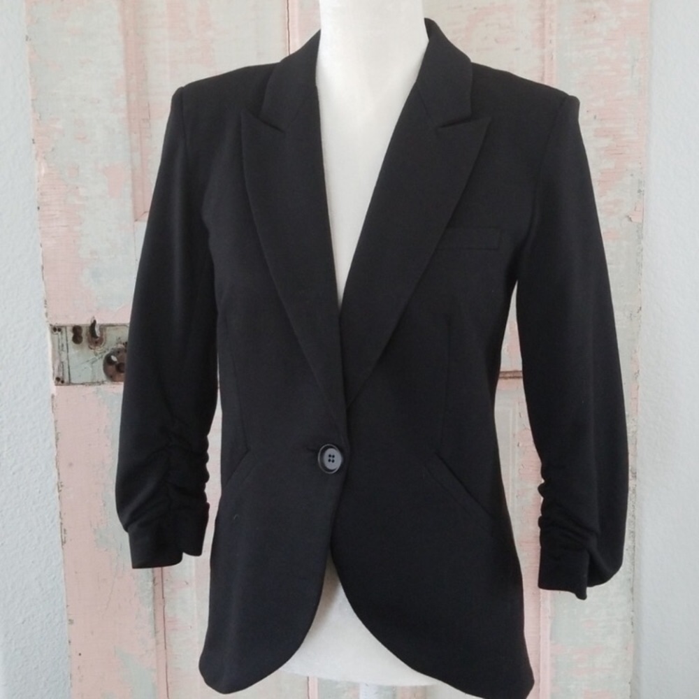 Gibson Retouched Sleeve Cropped Blazer